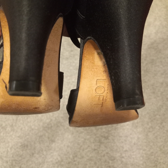 Ann Taylor Loft Satin Peep Toe Strappy Heels SZ 8 - Picture 8 of 8